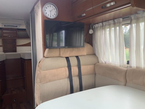 Hymer Exsis-I 674 EX 2.3 MultiJet 160 HP, A-class, Motor-airco, 2 Single beds, Pop-top roof bed, Garage, Towing hitch, etc, etc. Camper centrum on the road photo: 9