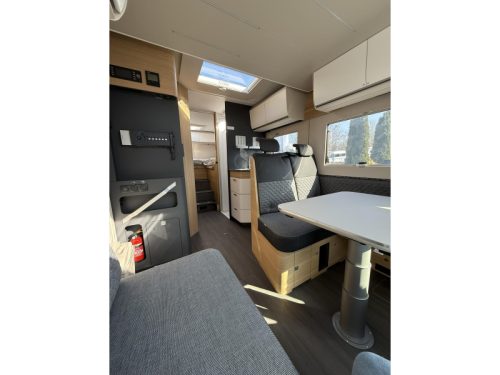 Adria Matrix Plus 670 SL Family Motorhome Automatic photo: 14