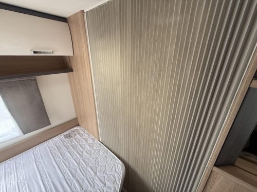 B&uuml;rstner Averso Plus 500 TS AWNING/POP-TOP ROOF/6-PERSON photo: 14