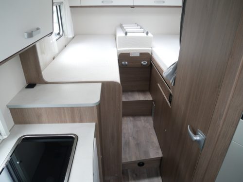 Carado V337, Single beds, 900 kg payload, XL Garage photo: 17
