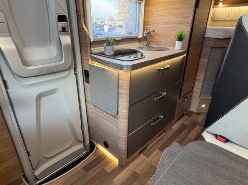 Weinsberg CaraCompact Pepper Edition 600 MEG 140 hp Euro 6 Fiat Ducato 8 **Single beds/Bike rack/Lithium/Inverter/2x Smart TV/Navi/C photo: 10