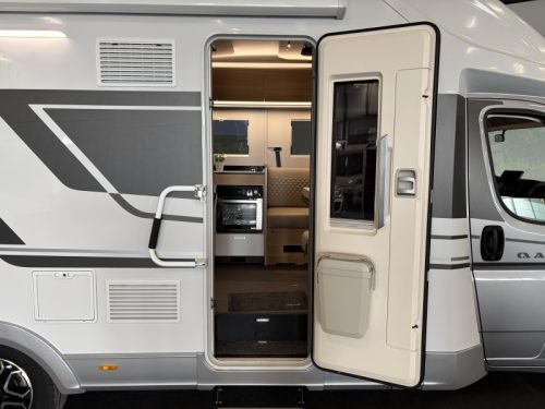 Adria Coral Plus 650 DC Queensbett / Automatik Foto: 7