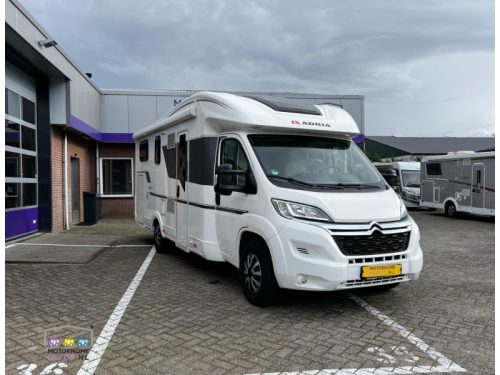 Adria Matrix M 670 SL Camas Longitudinales y Cama Elevable