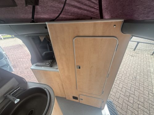 Westfalia ford nugget 4 slaapplaatsen airco hefdak lmv standkachel trekhaak zonnepaneel bearlock photo: 16
