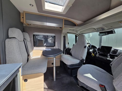 P&ouml;ssl Trenta 640 Autom&aacute;tico - Cama longitudinal foto: 11