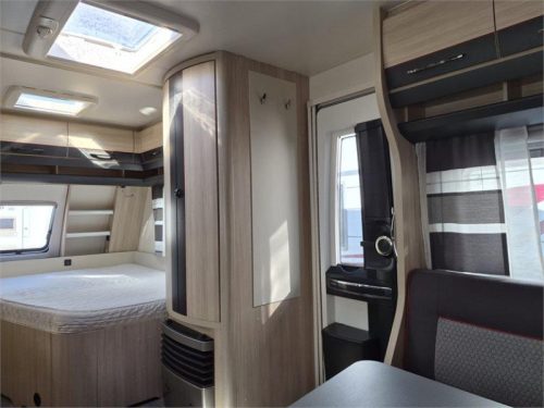 Hobby De Luxe Edition 460 UFE photo: 6
