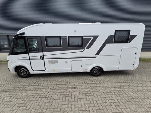 Adria SONIC SUPREME 700DL 161 HP AUTOMATIC ONLY 11,366 KM MANY OPTIONS SOLAR AIR CONDITIONING 16-INCH RIMS SINGLE BEDS POP-TOP ROOF photo: 1