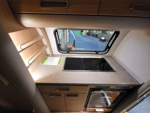T@B Metropolis 320 refrigerator, 1,000 kg axle photo: 8