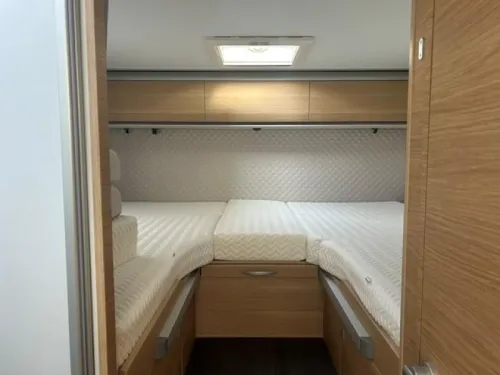 Adria Coral 670 DL 60 Years 180 HP + Automatic  photo: 4