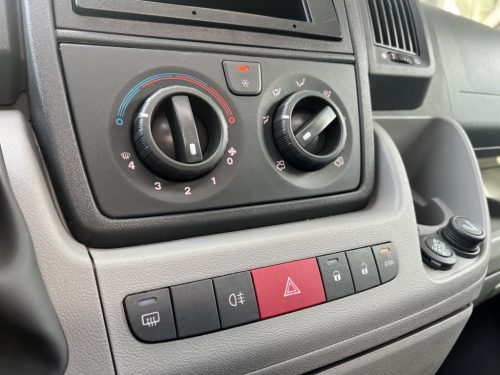 Knaus Van TI 600 EINZELBETTEN KLIMAANLAGE + DACHKLIMAANLAGE SONNENKOLLEKTOR Foto: 13