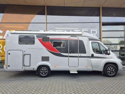 B&uuml;rstner Travel Van 690 G Lengtebedden  foto: 6