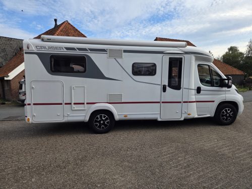 LMC Cruiser T662 G 2021 single beds photo: 1