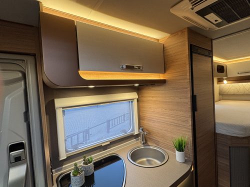Weinsberg CaraCompact Pepper Edition 600 MEG 140 hp Euro 6 Fiat Ducato 8 **Single beds/Bike rack/Lithium/Inverter/2x Smart TV/Navi/C photo: 14