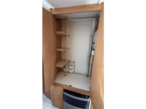Fendt Saphir 465 SFB French bed dinette toilet photo: 9
