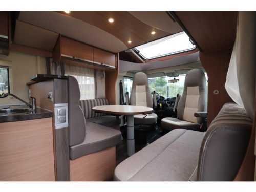 Knaus Sky Wave 700 MEG 4-Berths/Single beds photo: 8