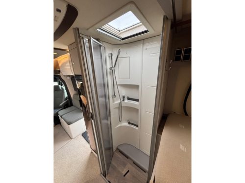 Hymer Tramp 685 &eacute;tat impeccable salon face &agrave; face photo : 16