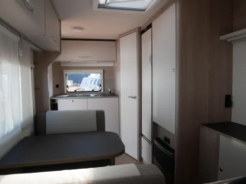 B&uuml;rstner Premio Life 425 TS Mover, awning photo: 14