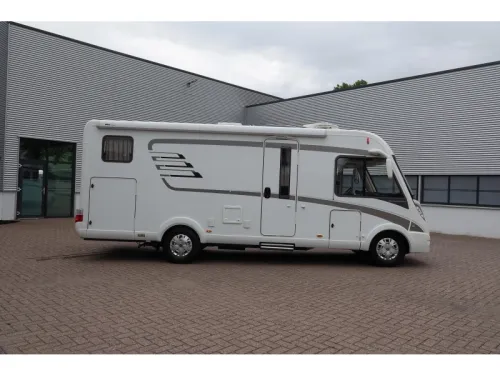 Hymer B Class 588 PL Automatic photo: 1