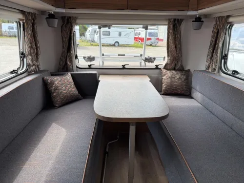 Eriba Touring 420 Legend mover awning photo: 5