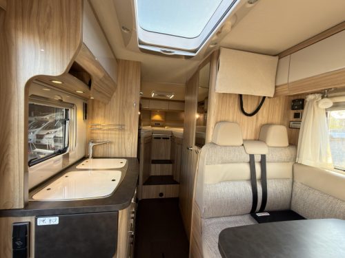 Hymer Exsis-T 588 SINGLE BEDS-AIR SUSPENSION photo: 1