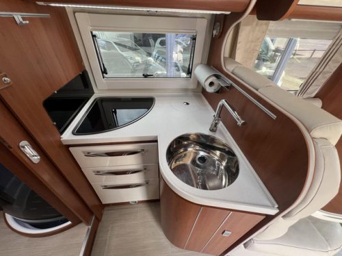 Mobilvetta KEA P65 premium class camper length and drop-down bed photo: 14