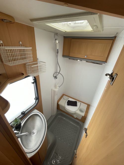 Dethleffs ADVANTAGE T5801 FRENCH BED FACE TO FACE photo: 9
