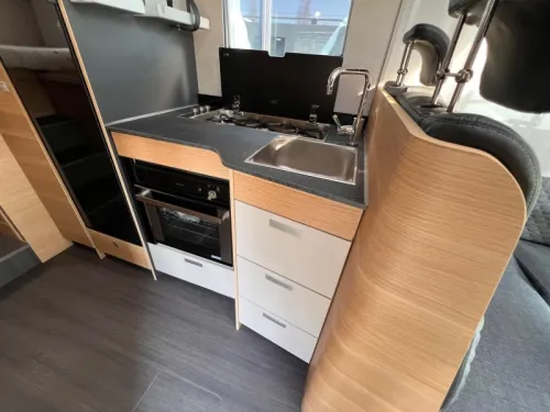 Adria Coral XL 660 SL AUTOMATIK Foto: 6