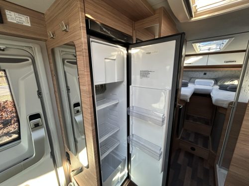 Weinsberg CaraCore 700 MEG Autom&aacute;tico, Aire Acondicionado 230V foto: 22