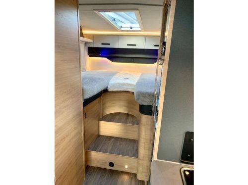 Knaus 2027 LIVE i700 MEG New &amp; all EXTRAS! photo: 11