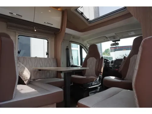 B&uuml;rstner Limited T 660 165PS | Navi | Aktionspreis Foto: 4
