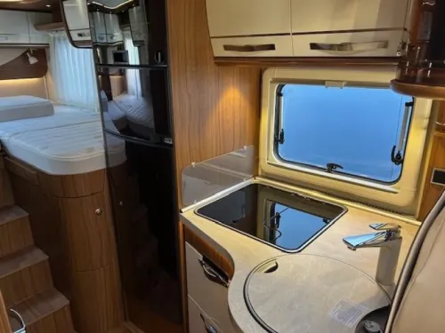 Hymer B584 B588 - automatic - low KM photo: 11