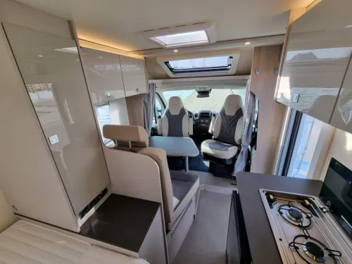 B&uuml;rstner Nexxo Van T 569 photo: 17