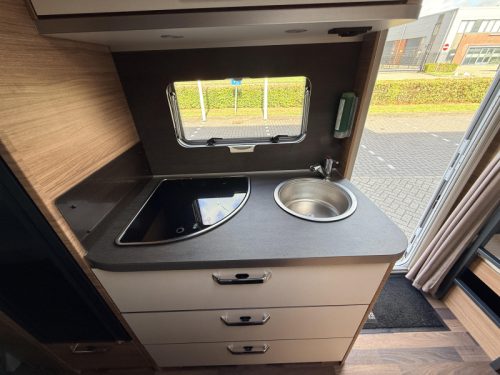 Weinsberg CaraOne Edition HOT 500 FDK Etagenbett/Klimaanlage/Rangierhilfe Foto: 8
