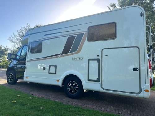 B&uuml;rstner B&uuml;rstner Limited t 690 G, winter package, 3 persons, single beds photo: 1