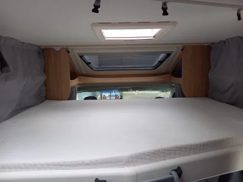 Sunlight T 68 Adventure Edition - Schwarze Front - Navi  Foto: 13