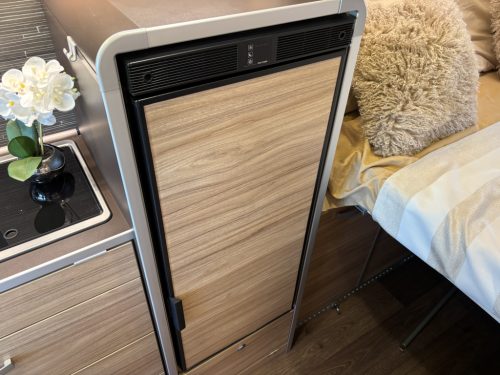 Hymer GRAND CANYON TRANSVERSE BED+POP-TOP ROOF EURO6 TOW HITCH photo: 6