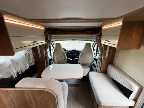 Rimor Seal 69 PLUS Queens bed. 5 seat belts photo: 9