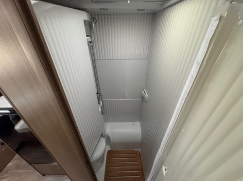 Fiat Ducato Hymer Carado I338 2.3 Single beds Pop-top roof Air conditioning photo: 15