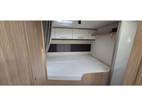 Sunlight T 65 T65 neat 4 pers. camper photo: 11