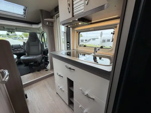Hobby On Tour Edition 65 GE Thule bicycle lift, 165HP photo: 6