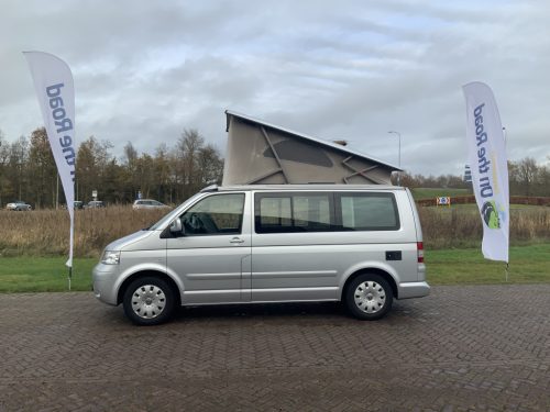 VW Westfalia California 2.5 TDi 130 HP, 5 Seats, 4 Berths, Elektr. pop-top roof / side door, Year of manufacture 2006 Motorhome Centre On the Road at the Noorderringweg 4 in Marum. photo: 3