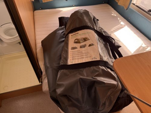 Knaus Sudwind 450 TF FRANZ&Ouml;SISCHES BETT RUNDSITZGRUPPE VORZELT  Foto: 10