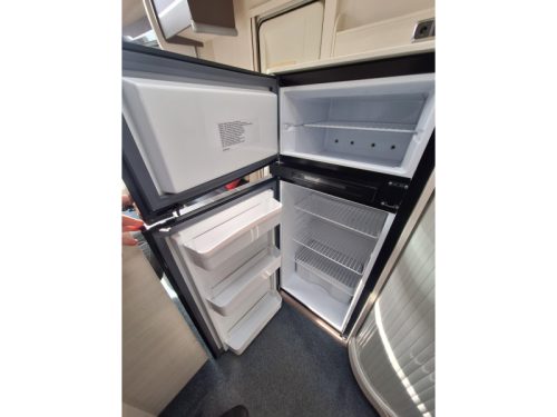 Challenger 288 EB ruim queensbed  foto: 15