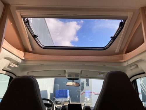Sunlight T 69 Adventure Edition L - Automaat - Fietsenlift Foto: 8
