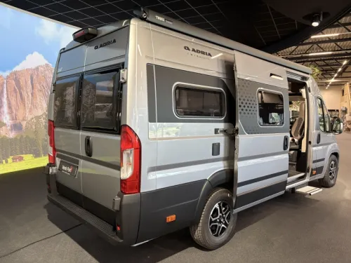 Adria Twin 640 SGX 60 years / toit relevable autom. photo : 9