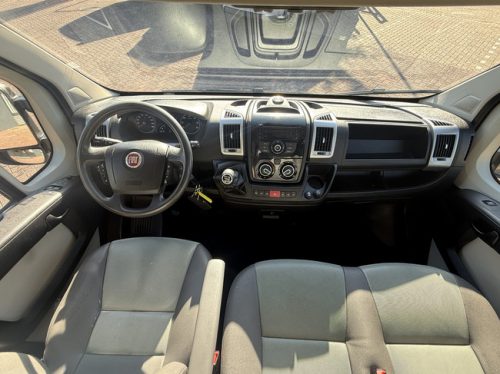 Fiat Kastenwagen professioneller Eigenbau 3.0 Multijet 177 PS Euro 5 Querbett Hubdach Toilette Webasto Standheizung Klimaanlage Markise Fahrradtr&auml;ger Anh&auml;ngerkupplung Foto: 8