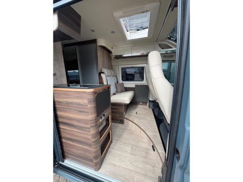 Laika Ecovip 645 unique van conversion packed with options photo: 15