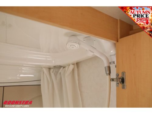 Hobby De Luxe 460 UFE Mover Awning Bike rack Single beds Central kitchen photo: 22