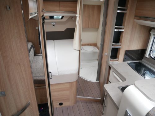 Knaus Sky TI 650 MF, Automaat, Frans&ouml;sisches Bett, Fahrradlift Foto: 15