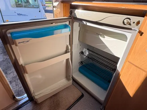 Hymer B 544 Airco, Hubdach, 130PK Foto: 14